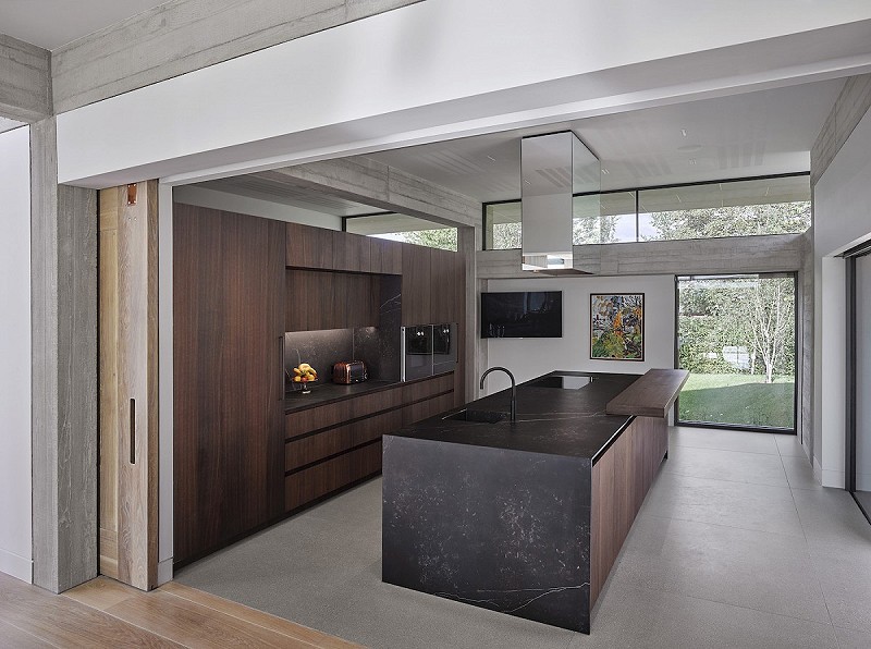 Layered textures adding depth to kitchen interiors david lisle 02