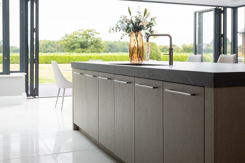 Quiet details david lisle kitchen design 01
