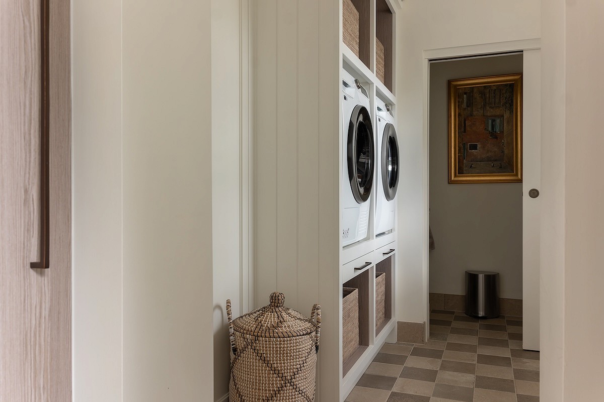 Classical New England Kitchen - Great Budworth, Cheshire