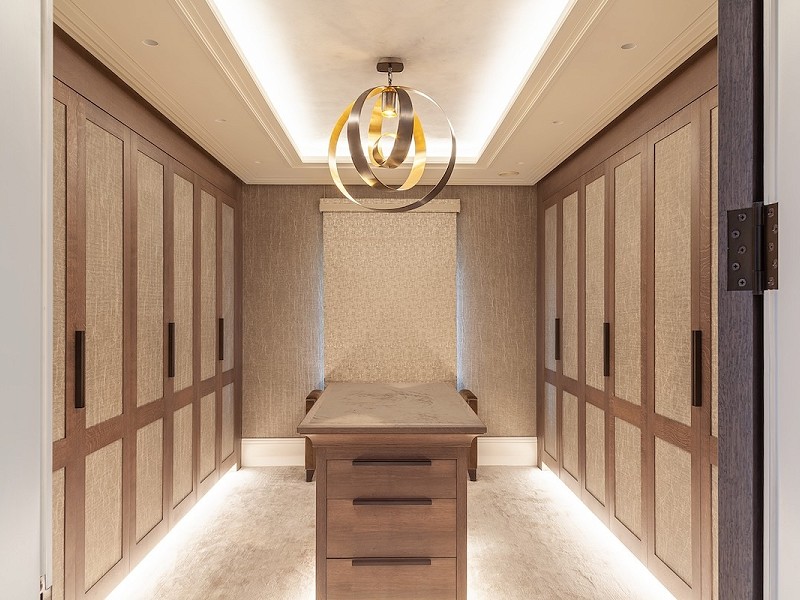 Designing a Dressing Room That Works Effortlessly Around You