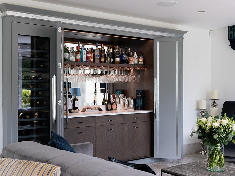 The Art of Display: Styling Shelves, Surfaces and Cabinets in a Bespoke Kitchen